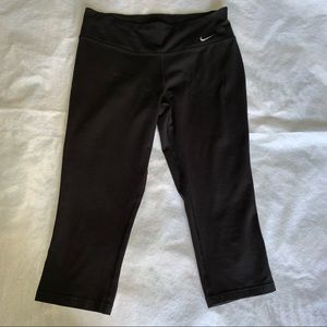 Nike Dri-Fit Black 3/4 Length Leggings Size Medium